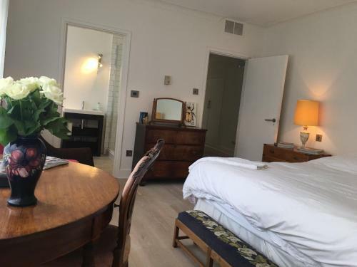 Bed & Breakfast Private Luxury Retreat