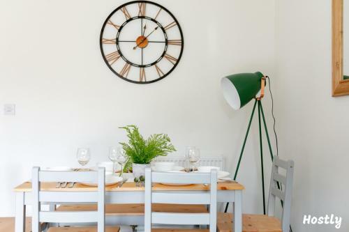 Apartamento Albatross House - Comfy Home With Parking