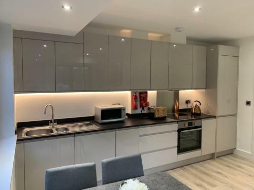 Roomotel - Streetsbrook Apartments