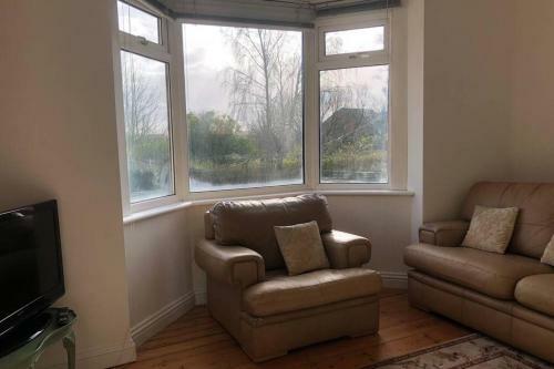 Comfortable Spacious 3 Bedroomed House Near Durham