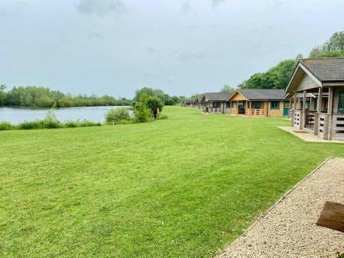 Lilly Lodge, Lake Pochard