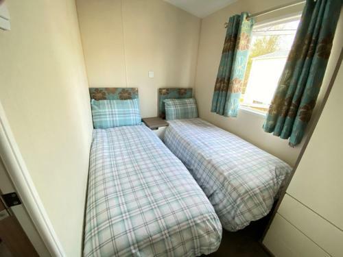 Dabbling Ducks - Pet Friendly