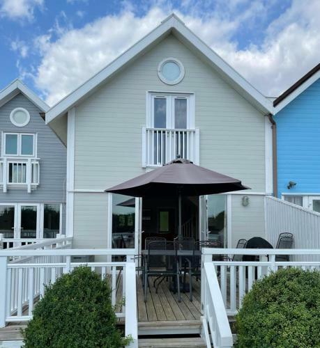The Cotswolds Lakeside - Kinsale Lodge,spring Lake