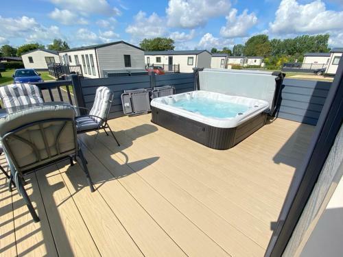 Puddleducks, Dog Friendly Hot Tub Lodge