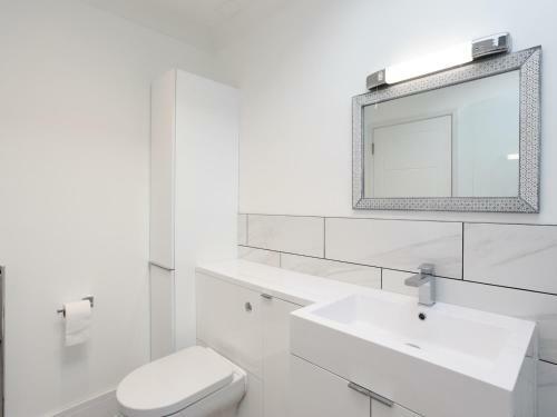 Pass The Keys Amazing Views High End Beachfront 3bed Sleeps 7