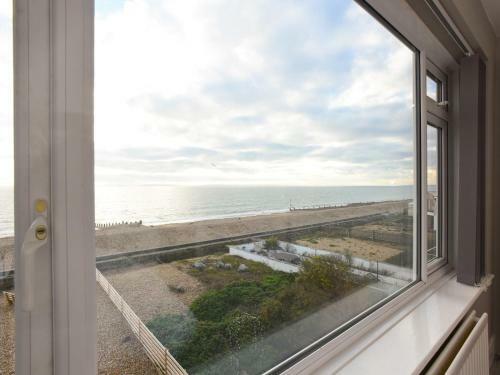 Pass The Keys Amazing Views High End Beachfront 3bed Sleeps 7