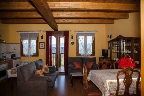 4 Bedrooms House With Wifi At Tedejo