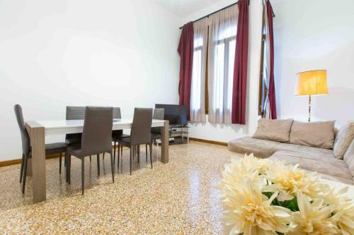 Ca Cicogna Air Conditioning And Fast Wifi, Central Location Apartment