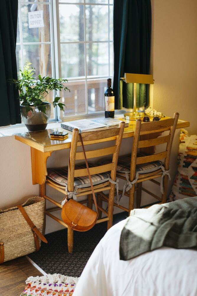 Honey Bear Lodge & Cabins