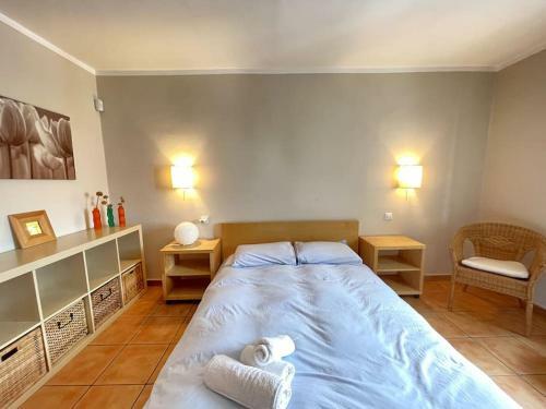 Apartamento Con Piscina Y Junto A La Playa- Galdana.