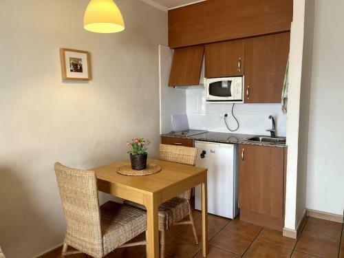 Apartamento Con Piscina Y Junto A La Playa- Galdana.