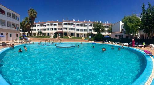 Apartamento Con Piscina Y Junto A La Playa- Galdana.
