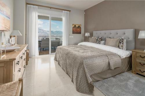 Lac- Spacious Apartment With Spectacular Views