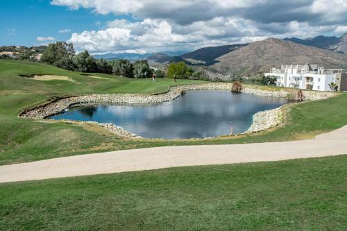 Lac- Spacious Apartment With Spectacular Views
