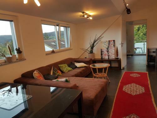 Apartamento 3,5 Zimmer Hochwertig Eingerichtete Dachgeschosswohnung
