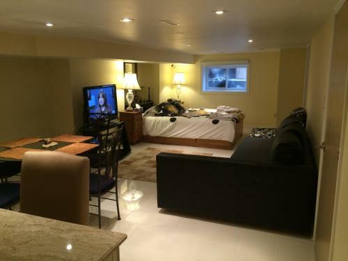Toronto Garden Inn Bed & Breakfast