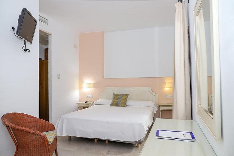 Hostal Do�a Lola Marina