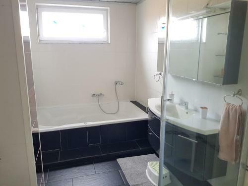 Apartamento Gro�e 130qm Ferienwohnung Mit Whirlpool