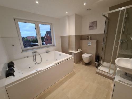 Apartamento Luxuswohnung Mit Jacuzzi N�he Flughafen K�ln/bonn