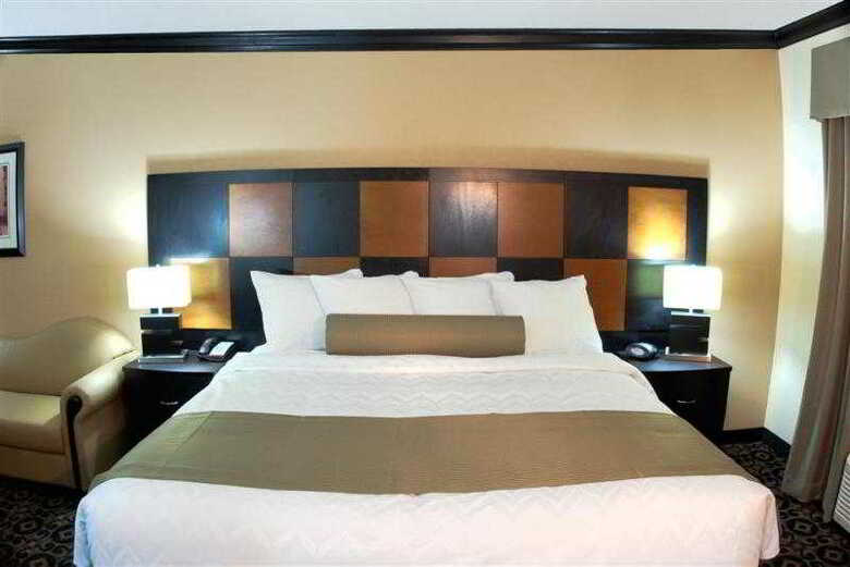 Hotel Best Western Plus Airport Inn & Suites