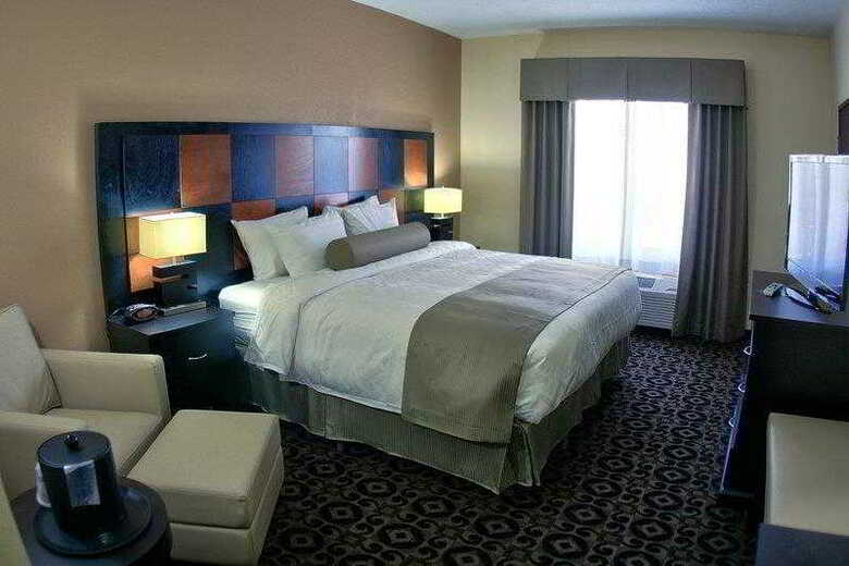 Hotel Best Western Plus Airport Inn & Suites