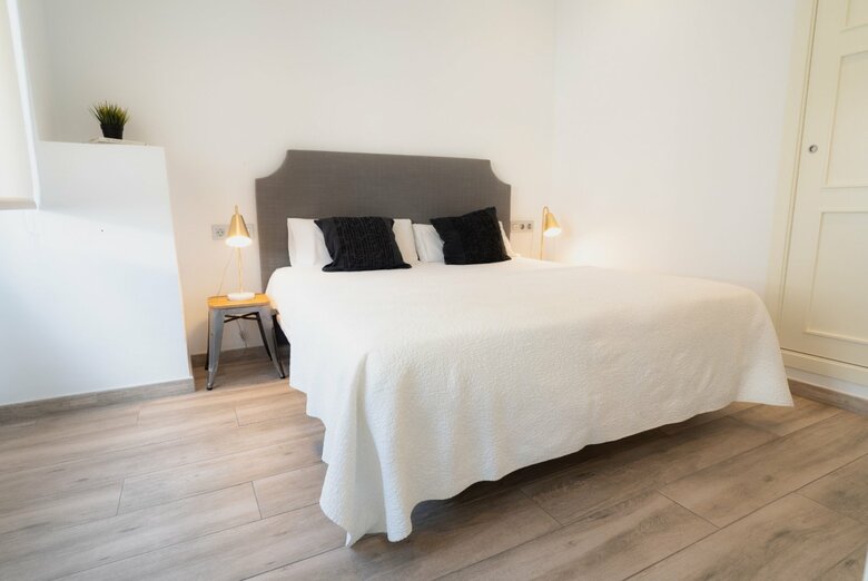 Apartamentos Azz Sevilla Torre De La Plata