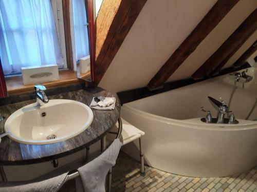 Hotel Schiefes Haus