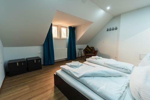 Albergue Henrys Sleeping