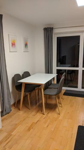 Apartamento Moderne Ferienwohnung Ulm
