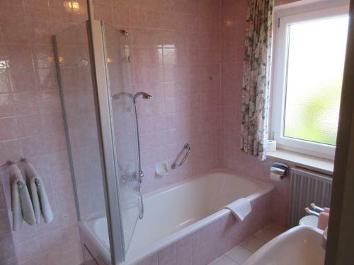 Hostal G�stehaus Zur Br�cke