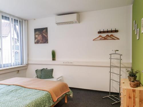 Holiday Home Kleines Eckhaus