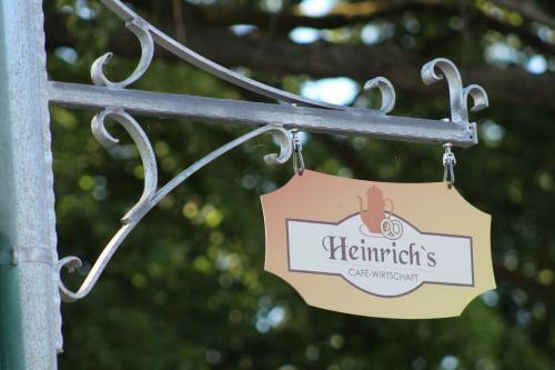 Hostal Heinrich's Pension & Cafe-wirtschaft