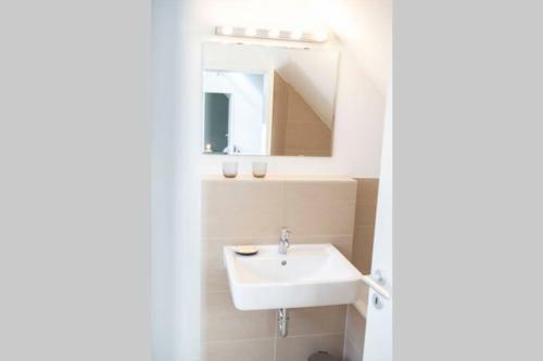 Apartamento Charmante, Ruhige Ferienwohnung Mit Balkon
