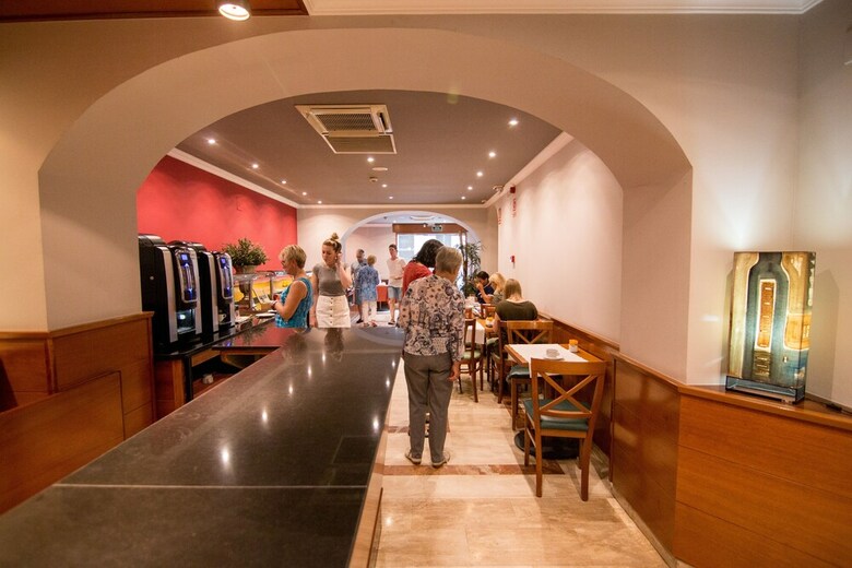 Hotel Oasis