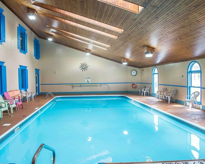 Hotel Comfort Inn & Suites Thousand Islands Harbour District