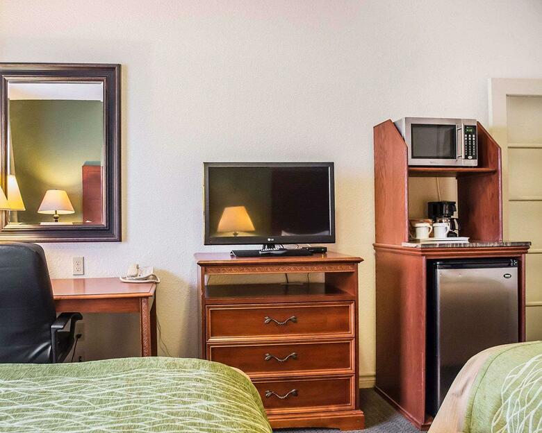 Hotel Comfort Inn & Suites Thousand Islands Harbour District
