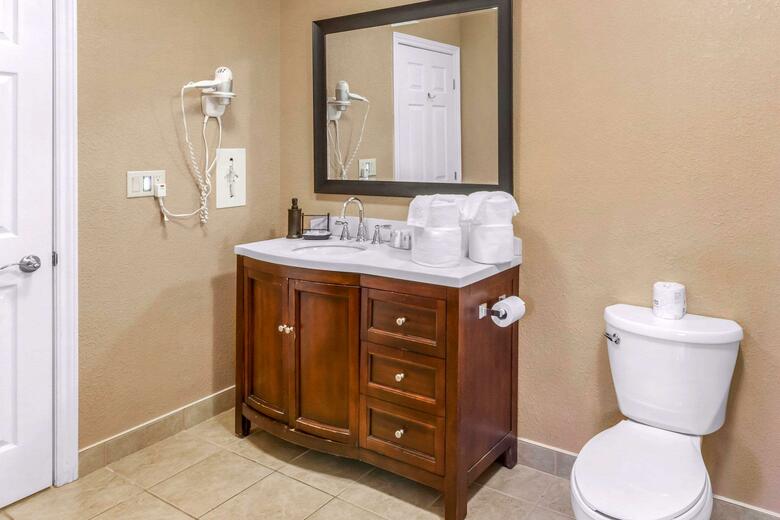 Hotel Comfort Inn & Suites Thousand Islands Harbour District