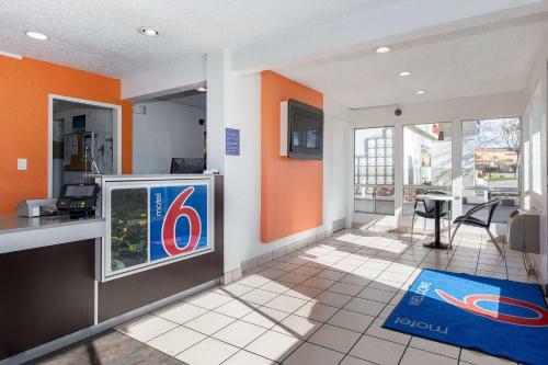 Motel 6 Hayward