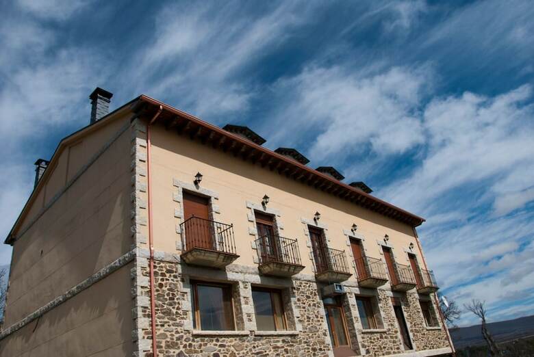 Hotel Tierra De Lobos