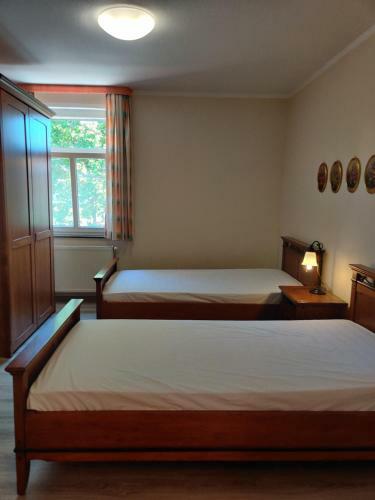 Laddu Gopal Hotel And Restaurant