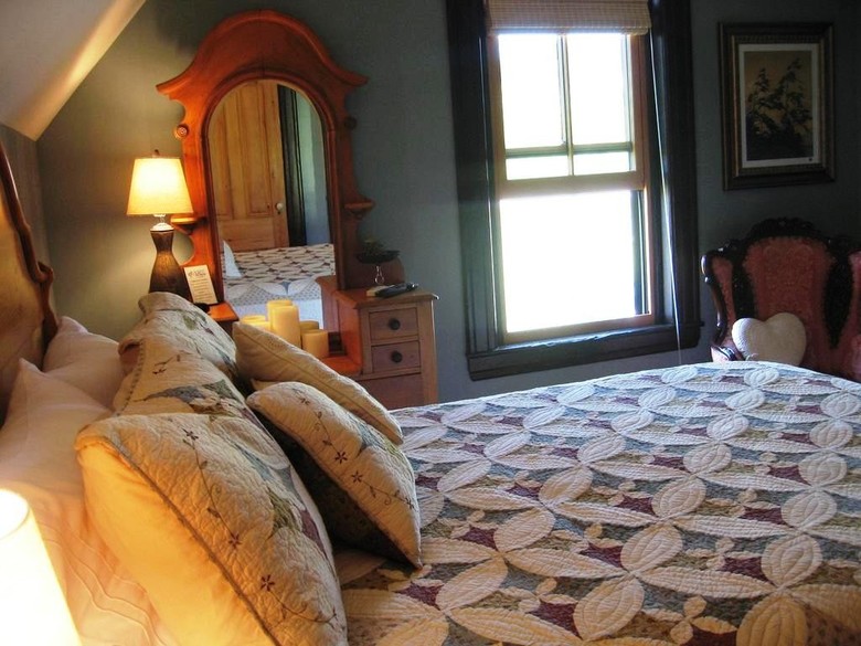 Magnetic Hill Winery And B&B