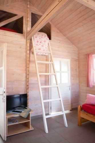 Blockh�tte Wohlf�hlwagen G�stezimmer Moerenhof