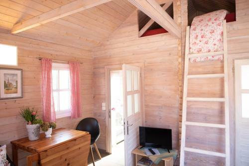 Blockh�tte Wohlf�hlwagen G�stezimmer Moerenhof