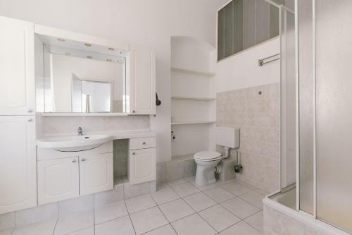 Hostal Menzels Gastst�tte & Pension Drehscheibe