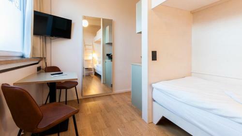 Aparthotel Room For Rent