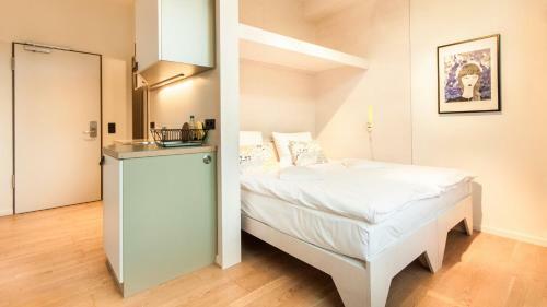Aparthotel Room For Rent