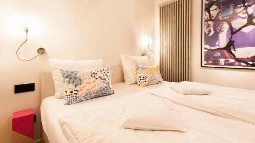 Aparthotel Room For Rent