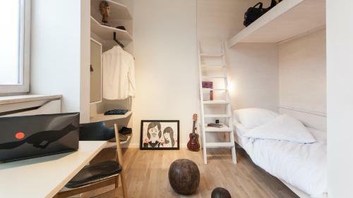 Aparthotel Room For Rent
