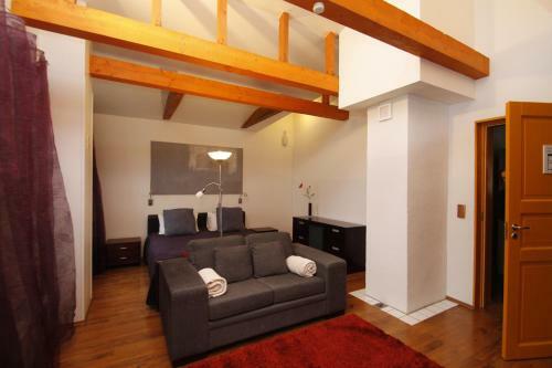 Sunnyhouse Apartments