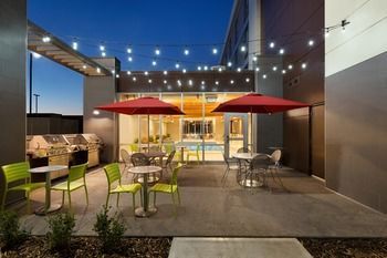 Hotel Home2 Suites By Hilton West Edmonton
